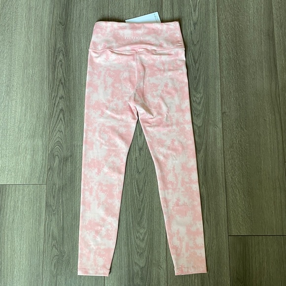 All Fenix Blush Tie Dye 7/8 Leggings Size Small - Picture 12 of 12